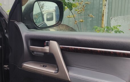 Toyota Land Cruiser 200, 2010 год, 2 400 000 рублей, 10 фотография