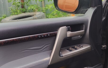 Toyota Land Cruiser 200, 2010 год, 2 400 000 рублей, 6 фотография