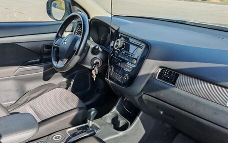 Mitsubishi Outlander III рестайлинг 3, 2012 год, 1 190 000 рублей, 11 фотография