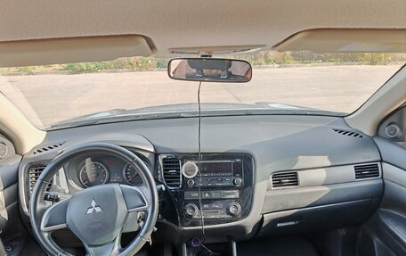 Mitsubishi Outlander III рестайлинг 3, 2012 год, 1 190 000 рублей, 8 фотография