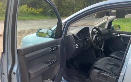 Volkswagen Touran III, 2006 год, 445 000 рублей, 10 фотография