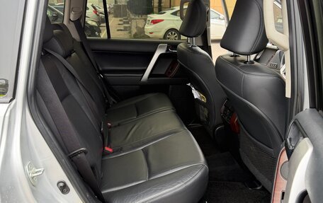 Toyota Land Cruiser Prado 150 рестайлинг 2, 2015 год, 3 250 000 рублей, 10 фотография