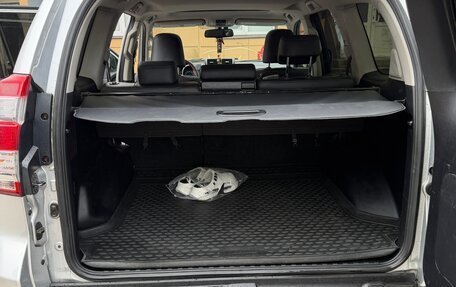 Toyota Land Cruiser Prado 150 рестайлинг 2, 2015 год, 3 250 000 рублей, 14 фотография