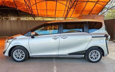Toyota Sienta II, 2020 год, 1 880 000 рублей, 24 фотография