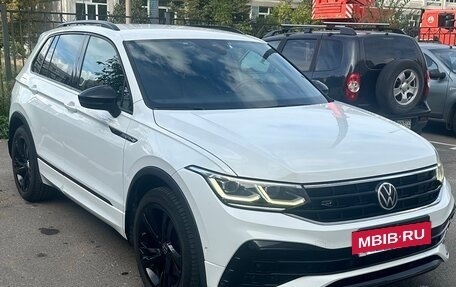 Volkswagen Tiguan II, 2021 год, 3 650 000 рублей, 3 фотография