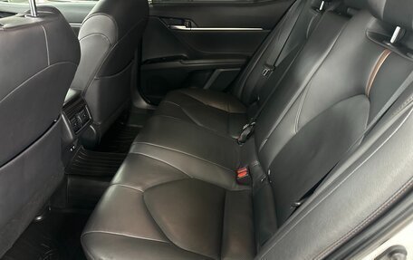 Toyota Camry, 2019 год, 2 900 000 рублей, 13 фотография