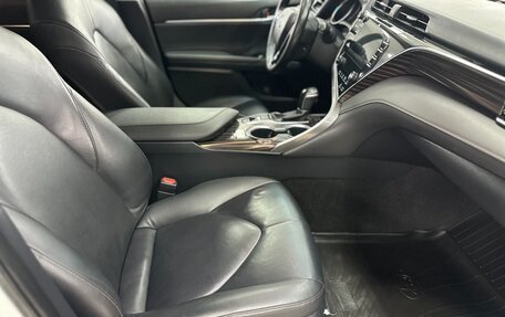 Toyota Camry, 2019 год, 2 900 000 рублей, 15 фотография