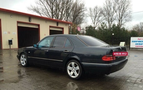 Mercedes-Benz E-Класс, 1998 год, 250 000 рублей, 2 фотография