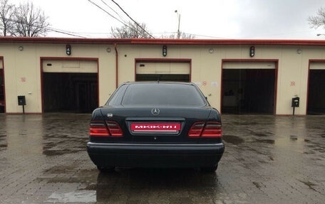Mercedes-Benz E-Класс, 1998 год, 250 000 рублей, 3 фотография