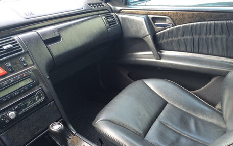 Mercedes-Benz E-Класс, 1998 год, 250 000 рублей, 8 фотография