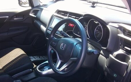 Honda Fit III, 2016 год, 780 000 рублей, 11 фотография