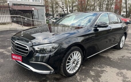 Mercedes-Benz E-Класс, 2021 год, 4 750 000 рублей, 1 фотография