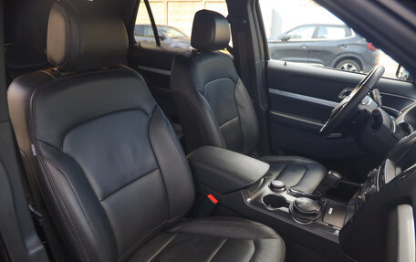 Ford Explorer VI, 2017 год, 3 199 000 рублей, 25 фотография