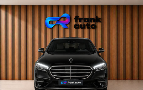 Mercedes-Benz E-Класс, 2025 год, 9 950 000 рублей, 2 фотография