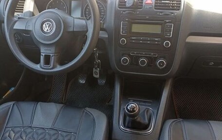 Volkswagen Jetta VI, 2010 год, 728 000 рублей, 6 фотография