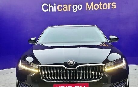 Skoda Superb III рестайлинг, 2023 год, 1 750 000 рублей, 2 фотография