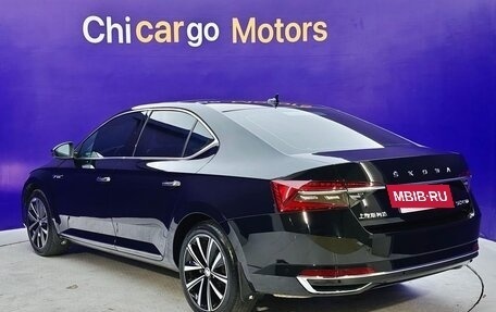 Skoda Superb III рестайлинг, 2023 год, 1 750 000 рублей, 3 фотография