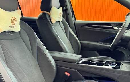 Volkswagen Tiguan, 2024 год, 4 900 000 рублей, 15 фотография