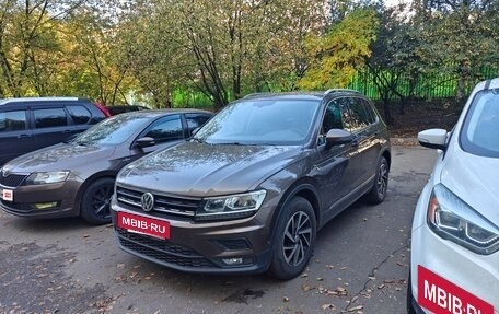 Volkswagen Tiguan II, 2018 год, 1 999 999 рублей, 5 фотография