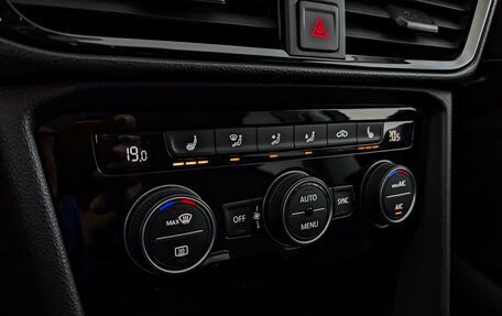Volkswagen Taos, 2022 год, 2 550 000 рублей, 21 фотография