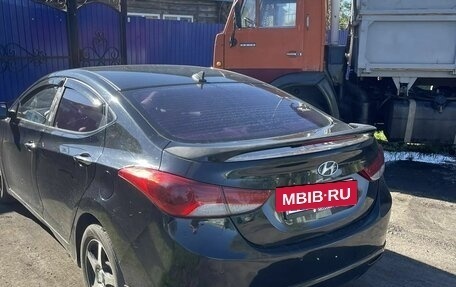 Hyundai Avante, 2011 год, 750 000 рублей, 2 фотография