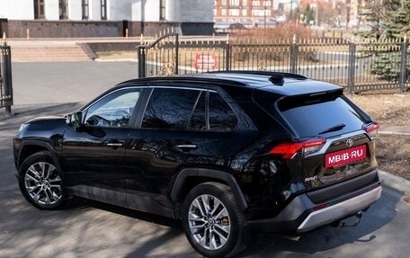 Toyota RAV4, 2020 год, 2 820 000 рублей, 3 фотография