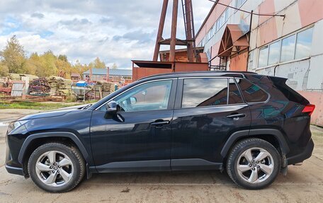 Toyota RAV4, 2020 год, 2 980 000 рублей, 2 фотография