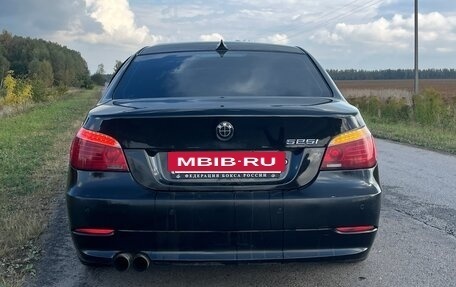 BMW 5 серия, 2004 год, 550 000 рублей, 6 фотография
