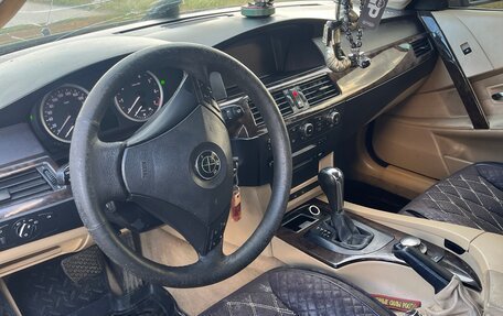 BMW 5 серия, 2004 год, 550 000 рублей, 16 фотография