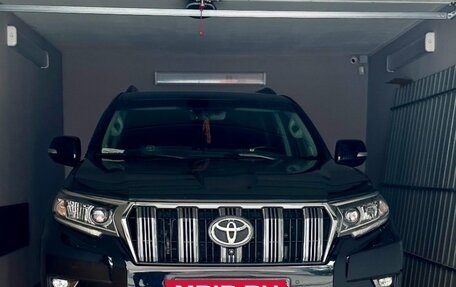 Toyota Land Cruiser Prado 150 рестайлинг 2, 2017 год, 4 950 000 рублей, 2 фотография