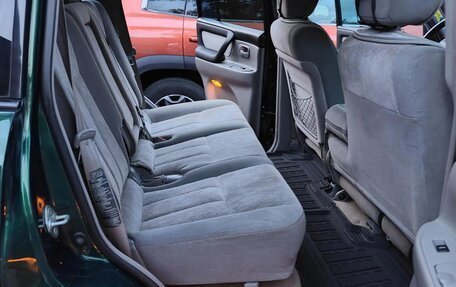 Toyota Land Cruiser 100 рестайлинг 2, 2006 год, 2 400 000 рублей, 26 фотография