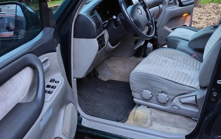 Toyota Land Cruiser 100 рестайлинг 2, 2006 год, 2 400 000 рублей, 24 фотография