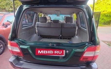 Toyota Land Cruiser 100 рестайлинг 2, 2006 год, 2 400 000 рублей, 20 фотография