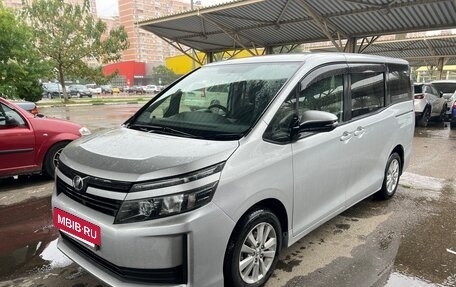 Toyota Voxy III, 2016 год, 1 650 000 рублей, 7 фотография