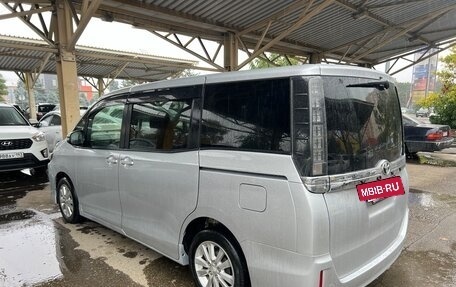 Toyota Voxy III, 2016 год, 1 650 000 рублей, 5 фотография