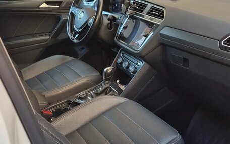 Volkswagen Tiguan II, 2019 год, 2 500 000 рублей, 4 фотография