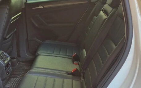 Volkswagen Tiguan II, 2019 год, 2 500 000 рублей, 5 фотография