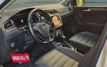 Volkswagen Tiguan II, 2019 год, 2 500 000 рублей, 3 фотография