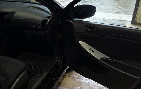 Hyundai Solaris II рестайлинг, 2011 год, 830 000 рублей, 17 фотография