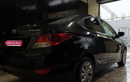 Hyundai Solaris II рестайлинг, 2011 год, 830 000 рублей, 12 фотография