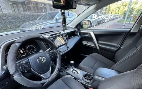 Toyota RAV4, 2018 год, 2 600 000 рублей, 3 фотография