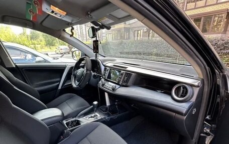 Toyota RAV4, 2018 год, 2 600 000 рублей, 8 фотография