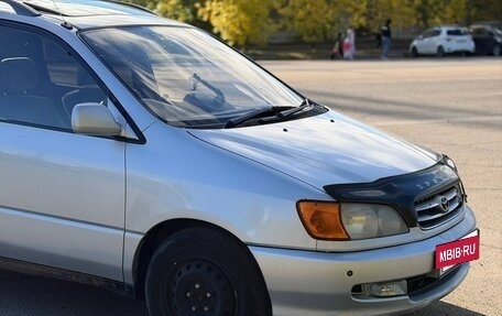 Toyota Ipsum II, 1999 год, 460 000 рублей, 3 фотография