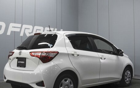 Toyota Vitz, 2019 год, 945 000 рублей, 2 фотография