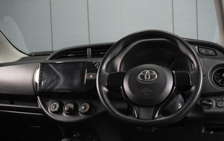 Toyota Vitz, 2019 год, 945 000 рублей, 5 фотография