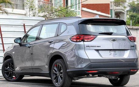 Chevrolet Orlando, 2023 год, 1 600 000 рублей, 4 фотография