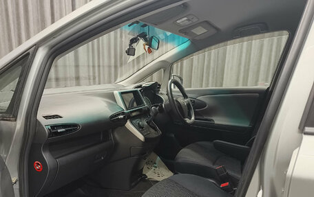 Toyota Wish II, 2009 год, 1 199 000 рублей, 12 фотография