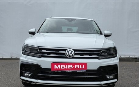 Volkswagen Tiguan II, 2020 год, 3 300 000 рублей, 2 фотография