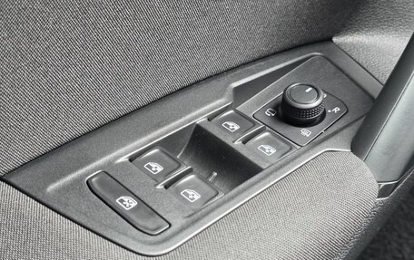 Volkswagen Tiguan II, 2020 год, 3 300 000 рублей, 15 фотография
