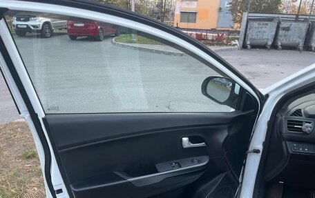 KIA Rio III рестайлинг, 2016 год, 999 000 рублей, 2 фотография